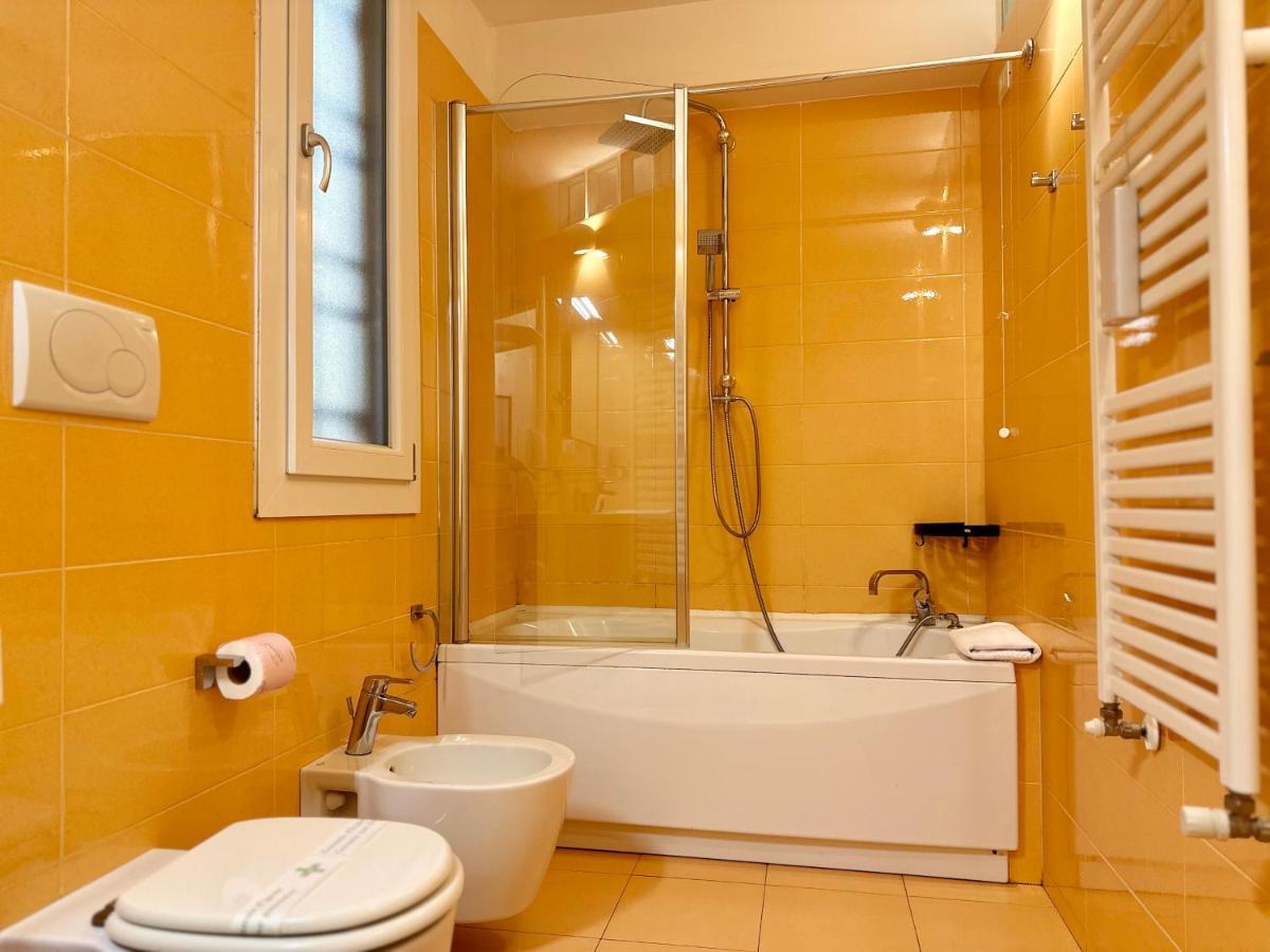 A 2 Passi Dal Duomo Con Parcheggio E 3 Apartamento Florença