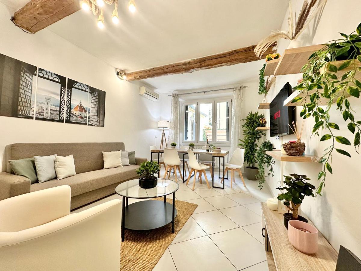 Apartment A 2 Passi Dal Duomo Con Parcheggio E 3 Florenz